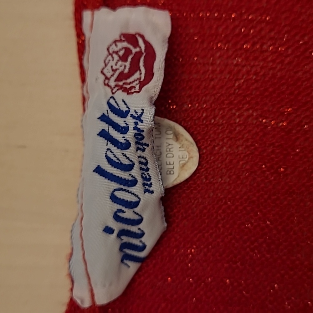 LIKE NEW VTG Nicolette Red Glittery Short Sleeved Fitted Waist Sweater - Picture 4 of 13
